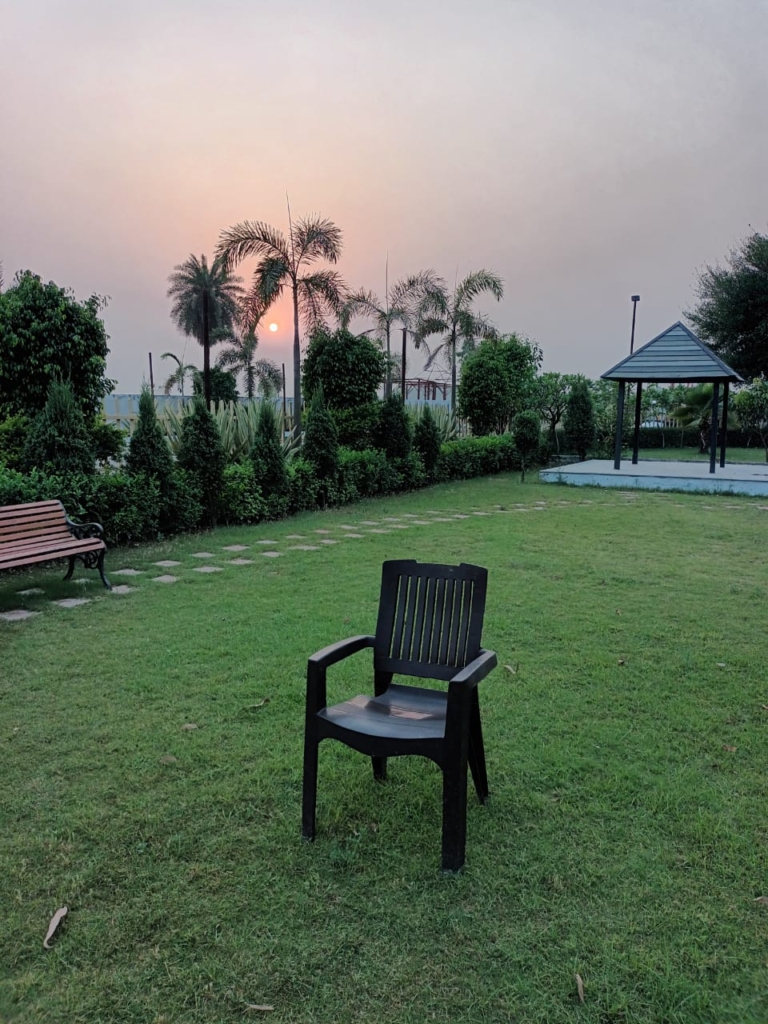 farm house in lucknow