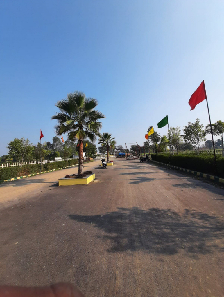 farm house at highway in lucknow